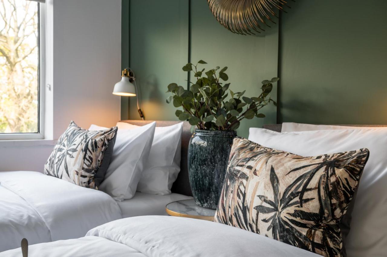 Large Luxury Solihull House - The Residence - Close To Nec - Sleeps 9 ภายนอก รูปภาพ